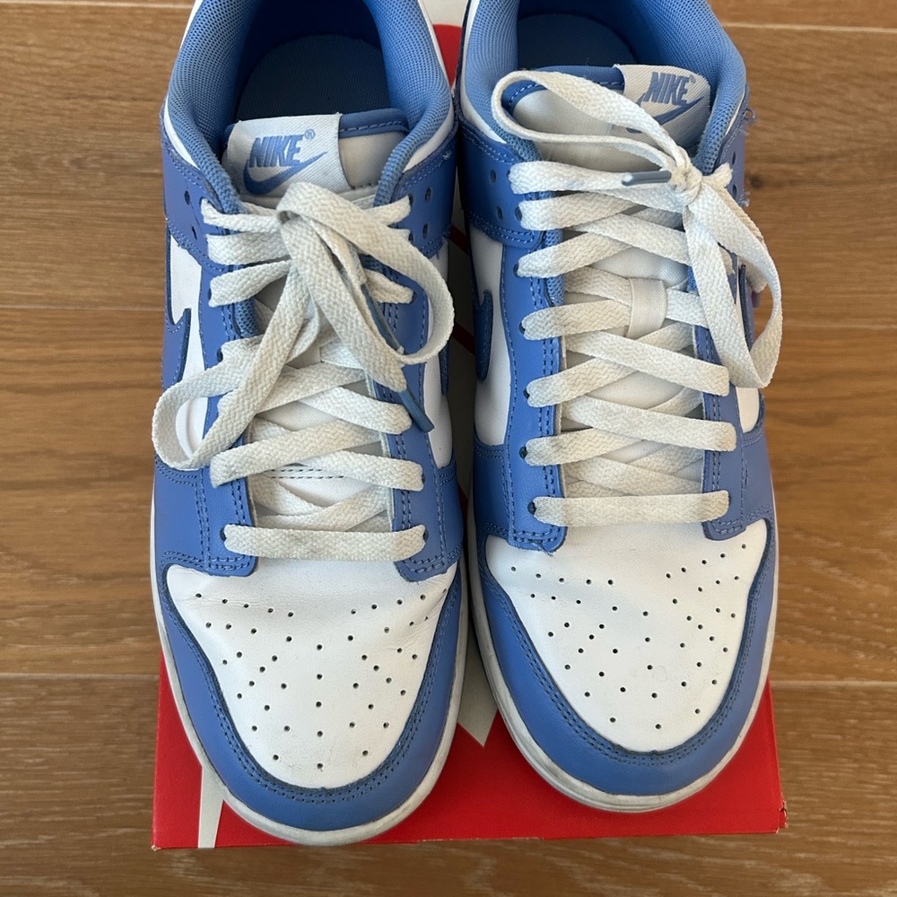 Duck polar blue size 9, like new with creases - Picture 2 of 4
